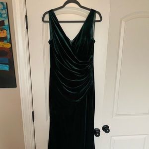 Revelry Dawson velvet dress- Classic Emerald